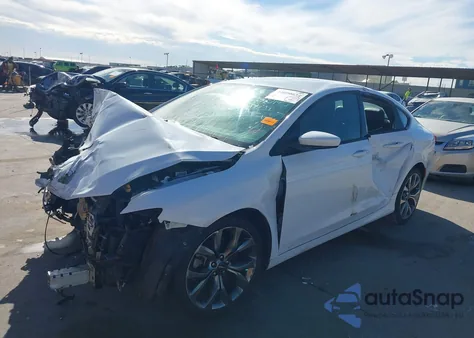 2016 Chrysler 200 S z USA, uszkodzony, nr VIN 1C3CCCBG3GN138021